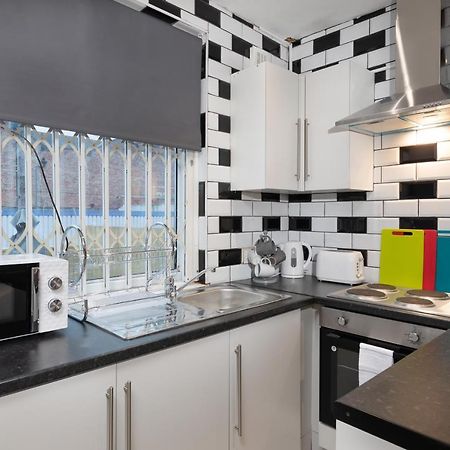 Central Roof Terrace Apartment Stockton-on-Tees Bagian luar foto